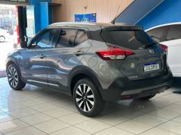 NISSAN - KICKS - 2016/2017 - Cinza - R$ 81.900,00