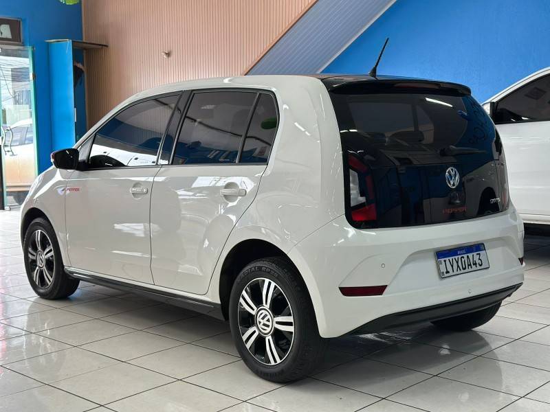 VOLKSWAGEN - UP - 2019/2019 - Branca - R$ 69.900,00