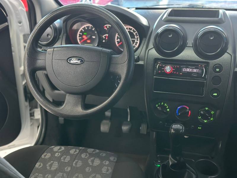 FORD - FIESTA - 2013/2013 - Branca - R$ 28.900,00