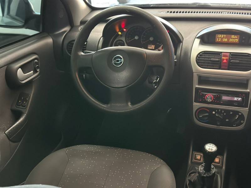 CHEVROLET - CORSA - 2009/2009 - Prata - R$ 27.900,00