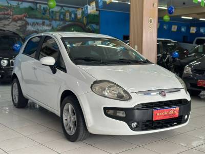 FIAT - PUNTO - 2013/2013 - Branca - R$ 38.900,00