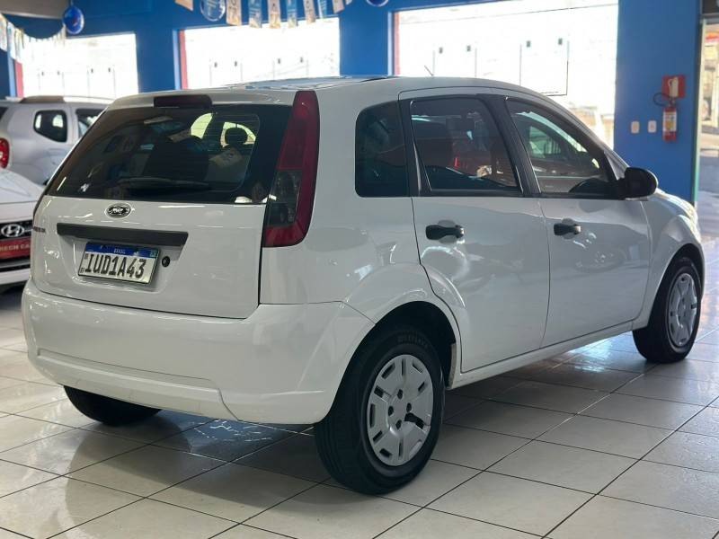 FORD - FIESTA - 2013/2013 - Branca - R$ 28.900,00