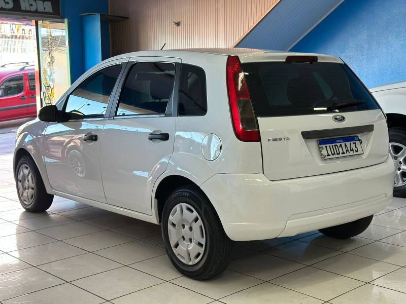 FORD - FIESTA - 2013/2013 - Branca - R$ 28.900,00