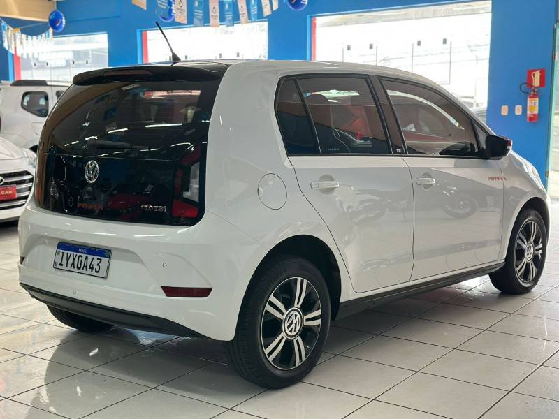 VOLKSWAGEN - UP - 2019/2019 - Branca - R$ 69.900,00