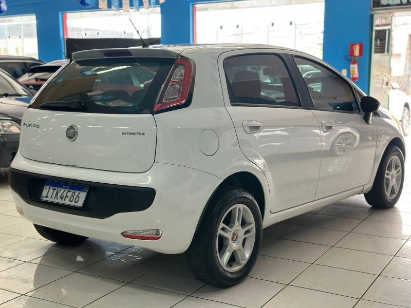 FIAT - PUNTO - 2013/2013 - Branca - R$ 38.900,00