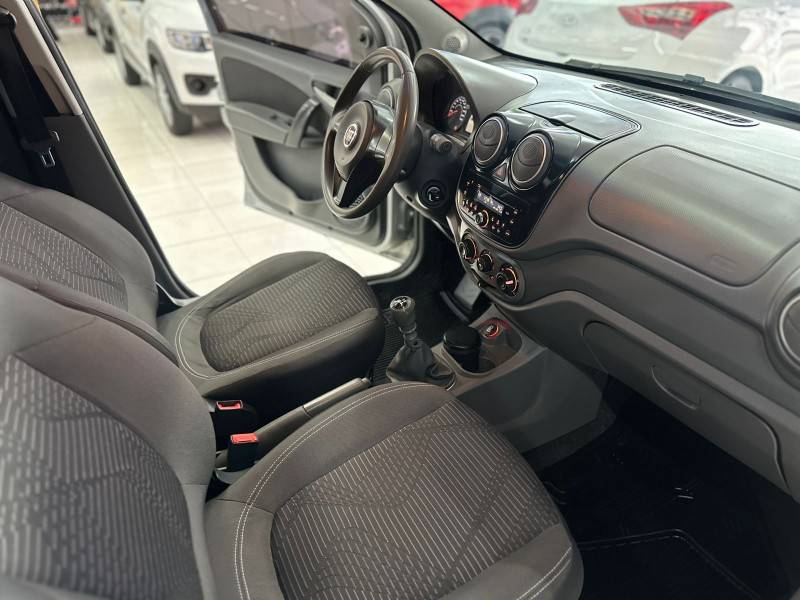 FIAT - PALIO - 2013/2013 - Prata - R$ 39.900,00
