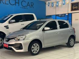 TOYOTA - ETIOS - 2018/2018 - Prata - R$ 54.900,00