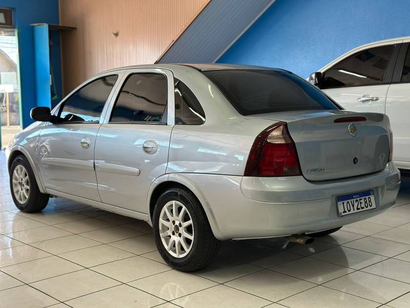 CHEVROLET - CORSA - 2009/2009 - Prata - R$ 27.900,00
