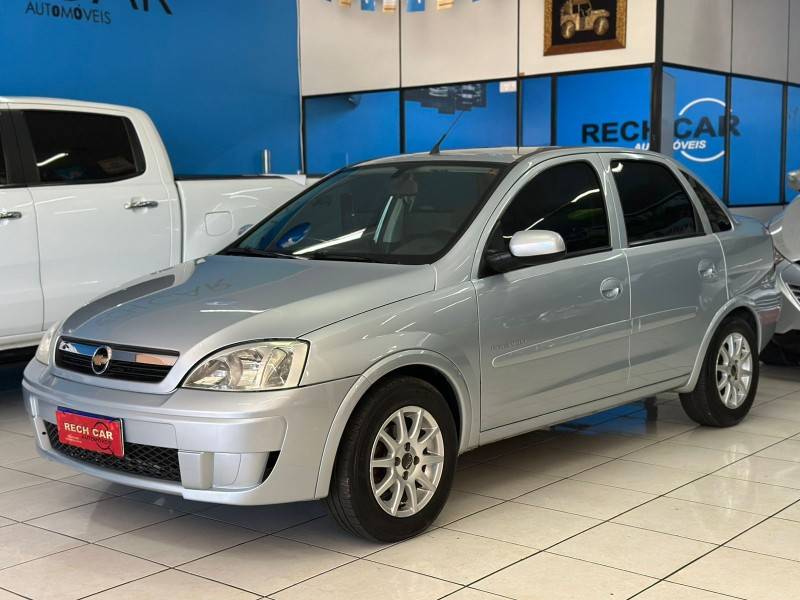 CHEVROLET - CORSA - 2009/2009 - Prata - R$ 27.900,00