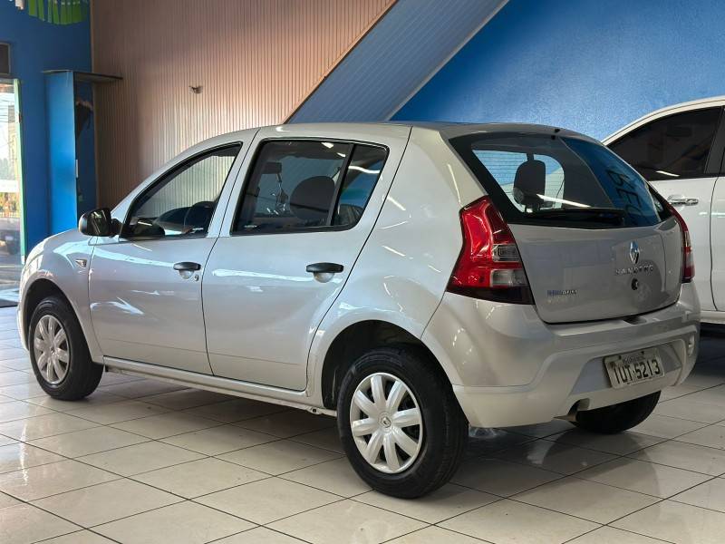 RENAULT - SANDERO - 2013/2013 - Prata - R$ 29.900,00