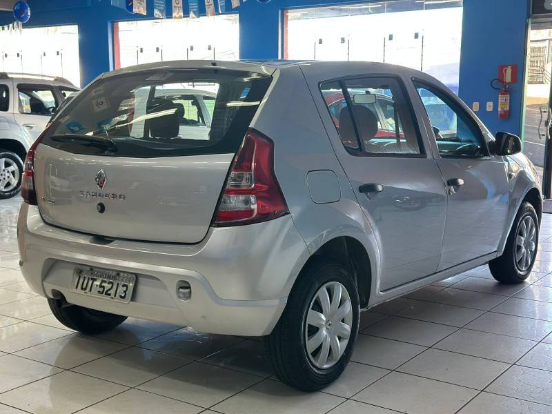 RENAULT - SANDERO - 2013/2013 - Prata - R$ 29.900,00