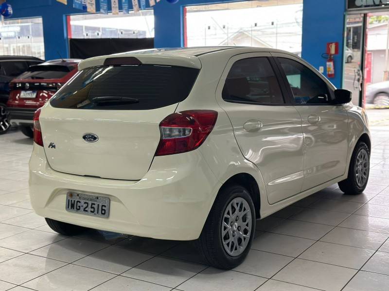 FORD - KA - 2015/2015 - Branca - R$ 40.900,00