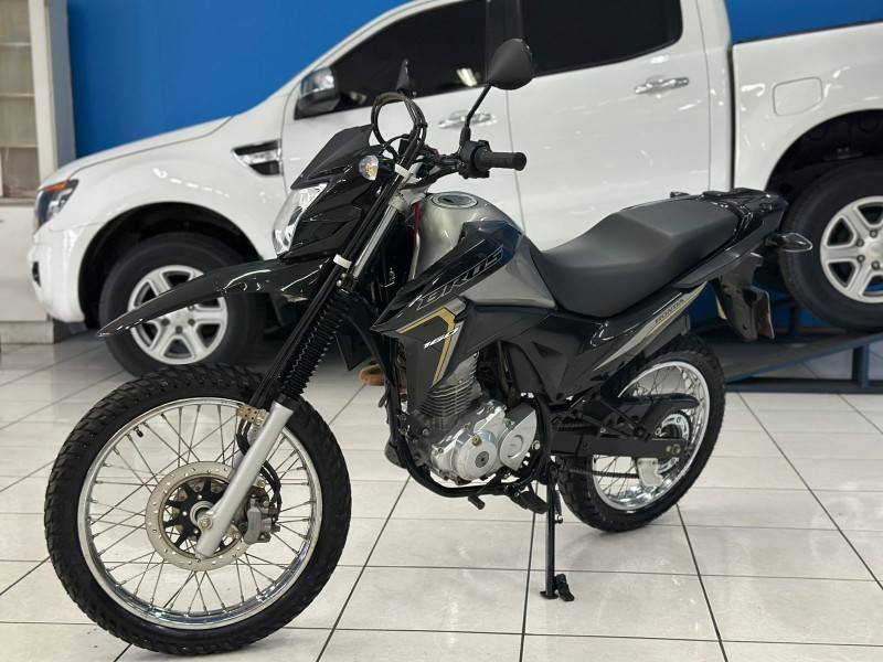 HONDA - NXR 160 - 2022/2022 - Preta - R$ 18.900,00