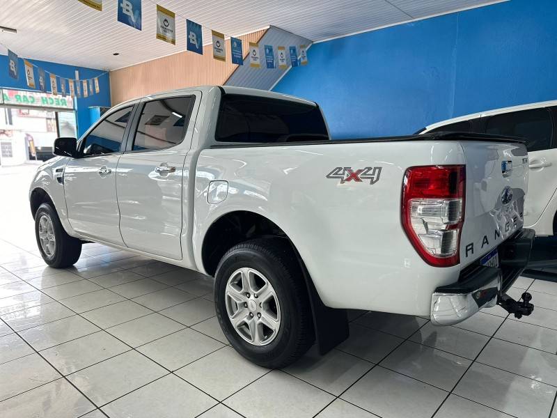 FORD - RANGER - 2014/2014 - Branca - R$ 109.900,00