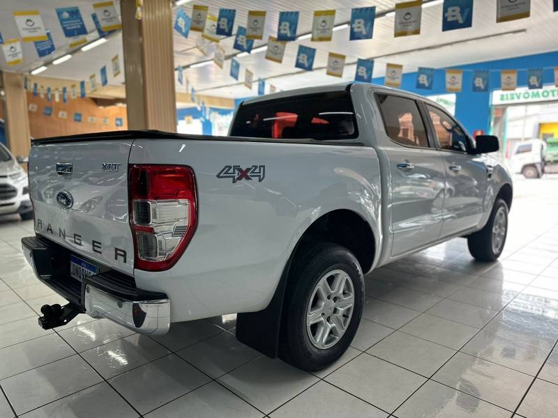 FORD - RANGER - 2014/2014 - Branca - R$ 109.900,00