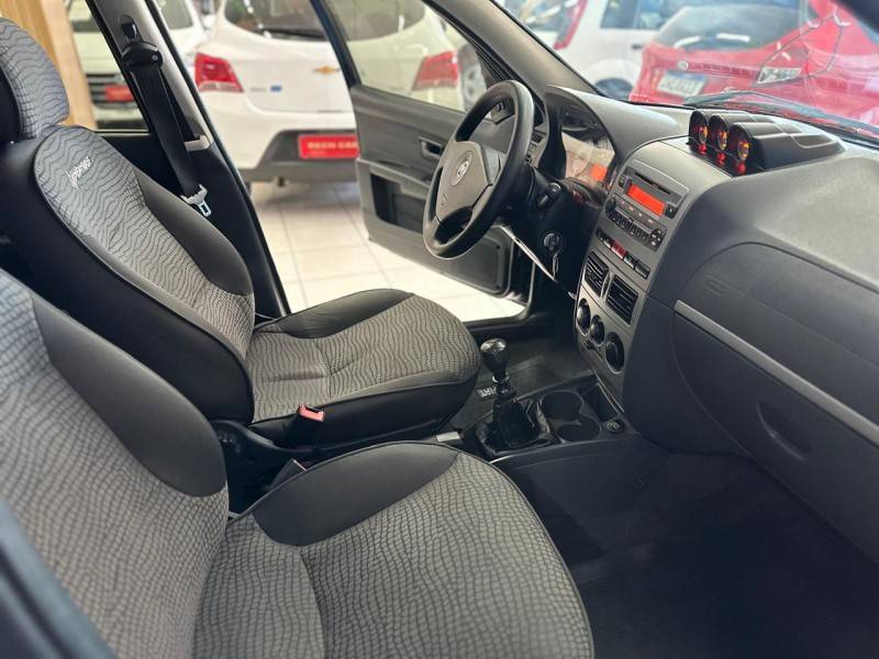 FIAT - PALIO - 2012/2012 - Preta - R$ 40.900,00