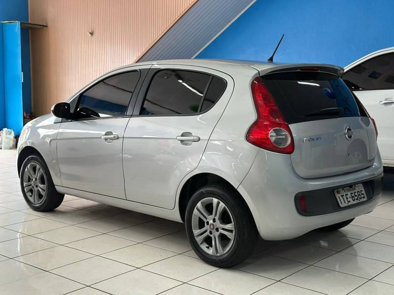 FIAT - PALIO - 2013/2013 - Prata - R$ 39.900,00